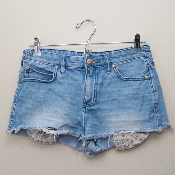 Free People Pants - Free People Floral pocket Denim Shorts